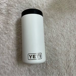 Yeti Slim Can Colster - White